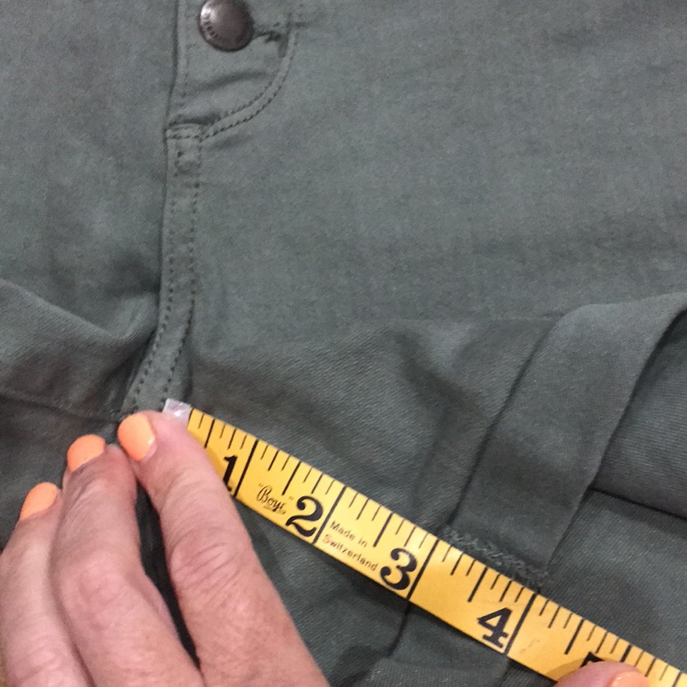 Universal Thread Army Green High Rise MIDI Shorts - Picture 4 of 7